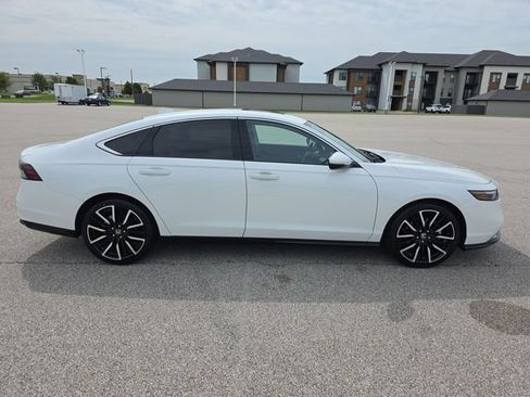 Used 2024 Honda Accord Touring image 14