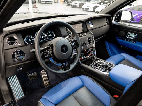 Used 2022 Rolls-Royce Cullinan image 13