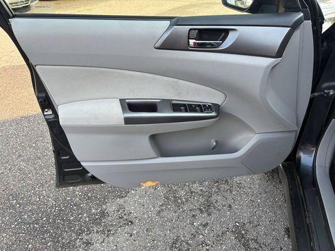 Used 2012 Subaru Forester 2.5X Limited AWD/4WD image 9