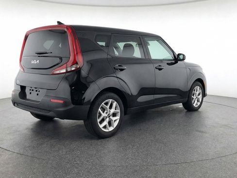 Used 2025 Kia Soul LX w/ LX Technology Package FWD image 9