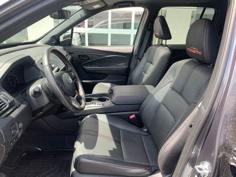 Used 2025 Honda Ridgeline TrailSport image 9