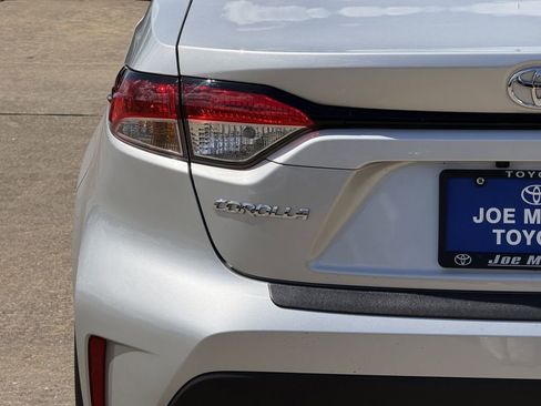 Used 2025 Toyota Corolla LE FWD image 10