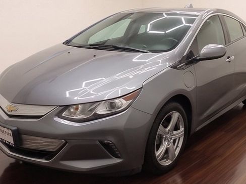 Used 2018 Chevrolet Volt LT w/ Comfort Package FWD image 31