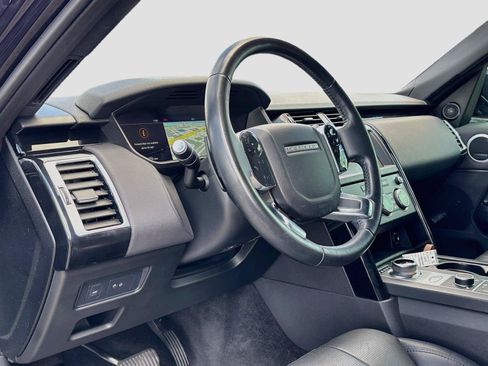 Used 2019 Land Rover Discovery SE AWD/4WD image 9