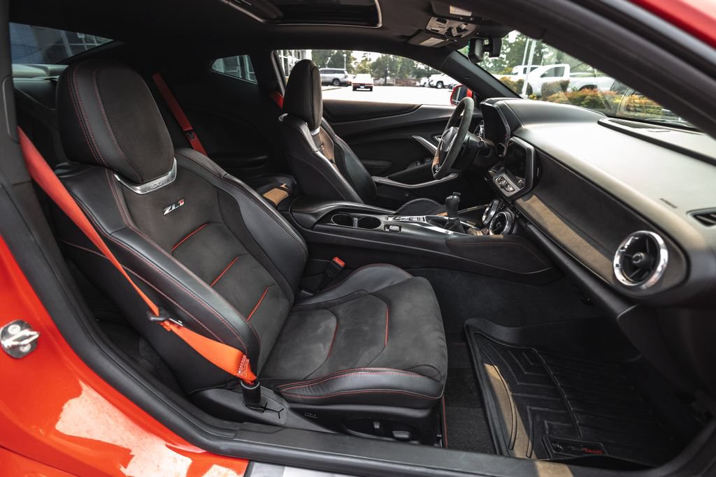 Used 2018 Chevrolet Camaro ZL1 RWD image 26
