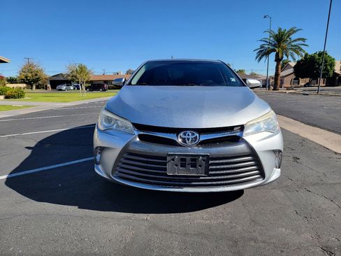 Used 2017 Toyota Camry LE image 3