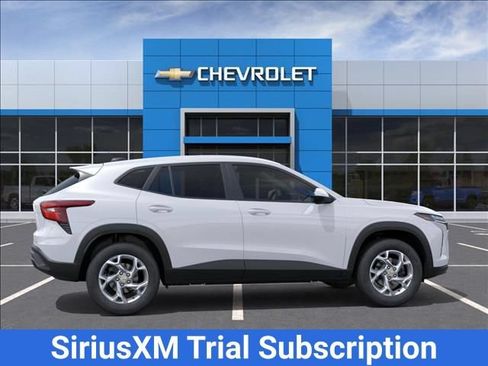 New 2026 Chevrolet Trax LS w/ LS Convenience Package FWD image 7