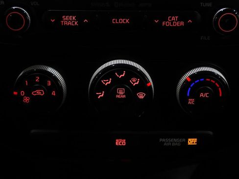 Used 2016 Kia Soul + image 19