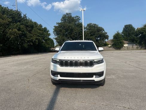 Used 2022 Jeep Wagoneer Series I AWD/4WD image 2