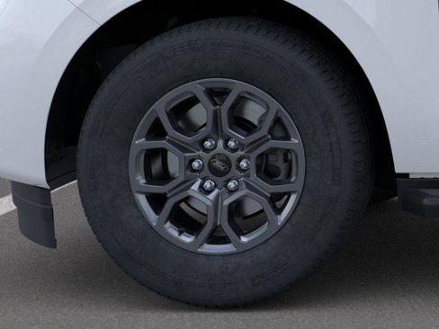 New 2025 Ford Expedition Active image 22