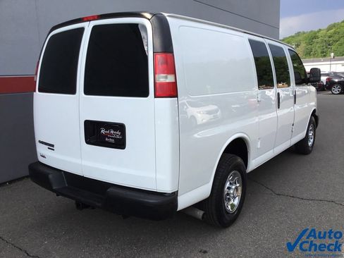 Used 2014 Chevrolet Express 2500 RWD image 10