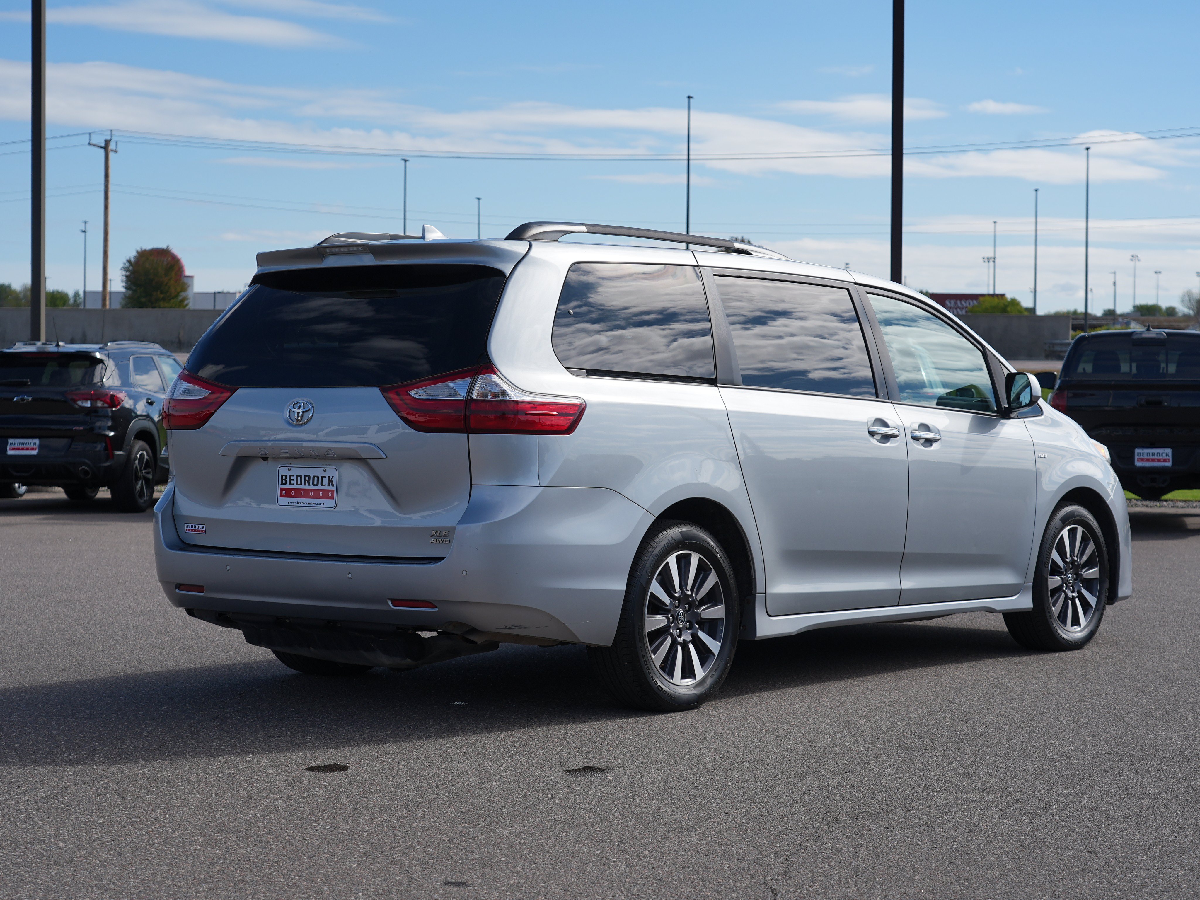 Used 2019 Toyota Sienna XLE Premium w/ Carpet Mat Package AWD/4WD image 3