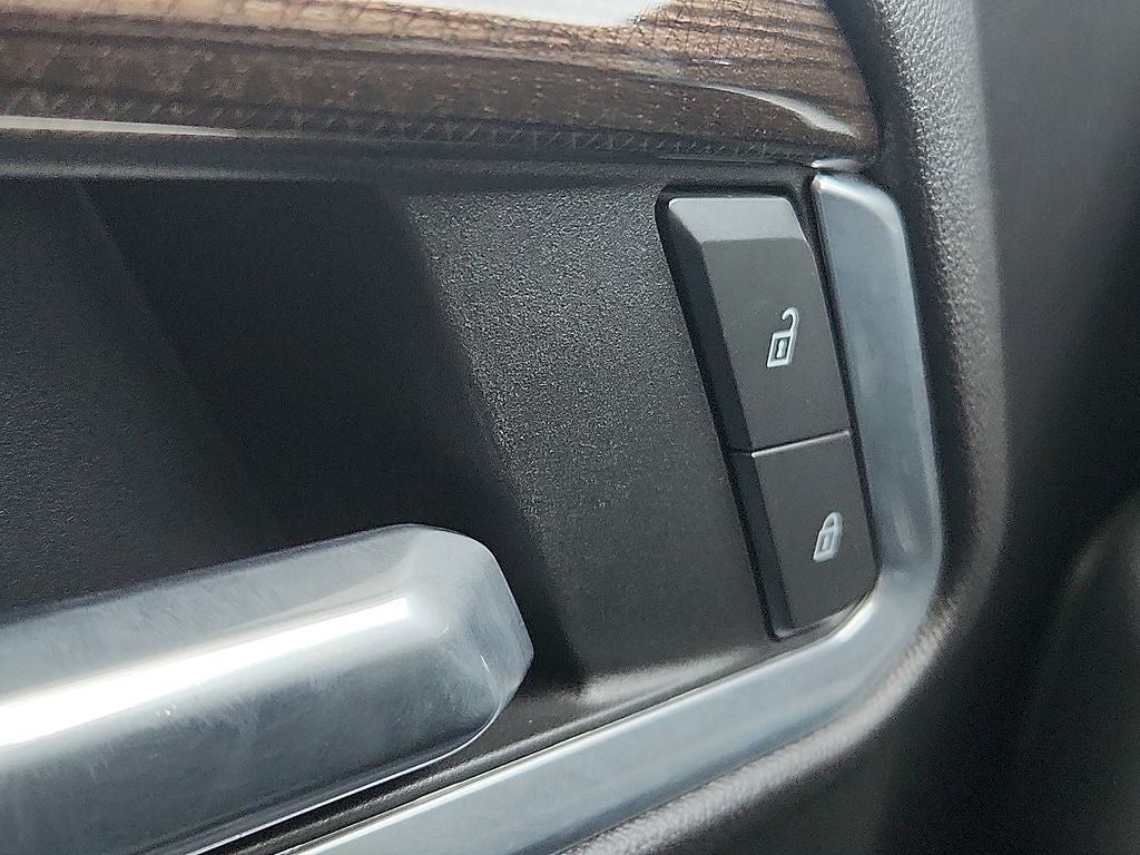 Used 2022 Chevrolet Silverado 1500 LT AWD/4WD image 25