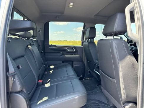 Used 2024 GMC Sierra 2500 SLT w/ SLT Premium Package AWD/4WD image 16