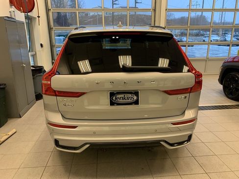 Used 2025 Volvo XC60 B5 Plus image 14