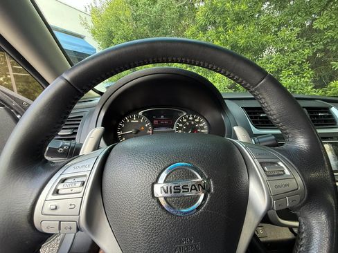 Used 2017 Nissan Altima 2.5 SR w/ Midnight Edition Package FWD image 38