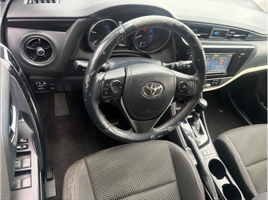 Used 2017 Toyota Corolla iM w/ Carpet Mat Package FWD image 2