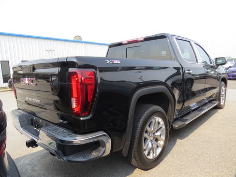 Used 2022 GMC Sierra 1500 SLT w/ SLT Premium Plus Package AWD/4WD image 11