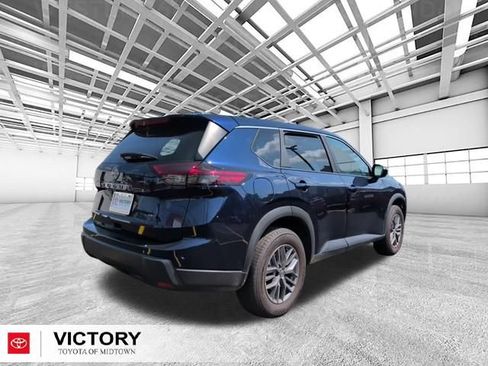 Used 2026 Nissan Rogue SV AWD/4WD image 3