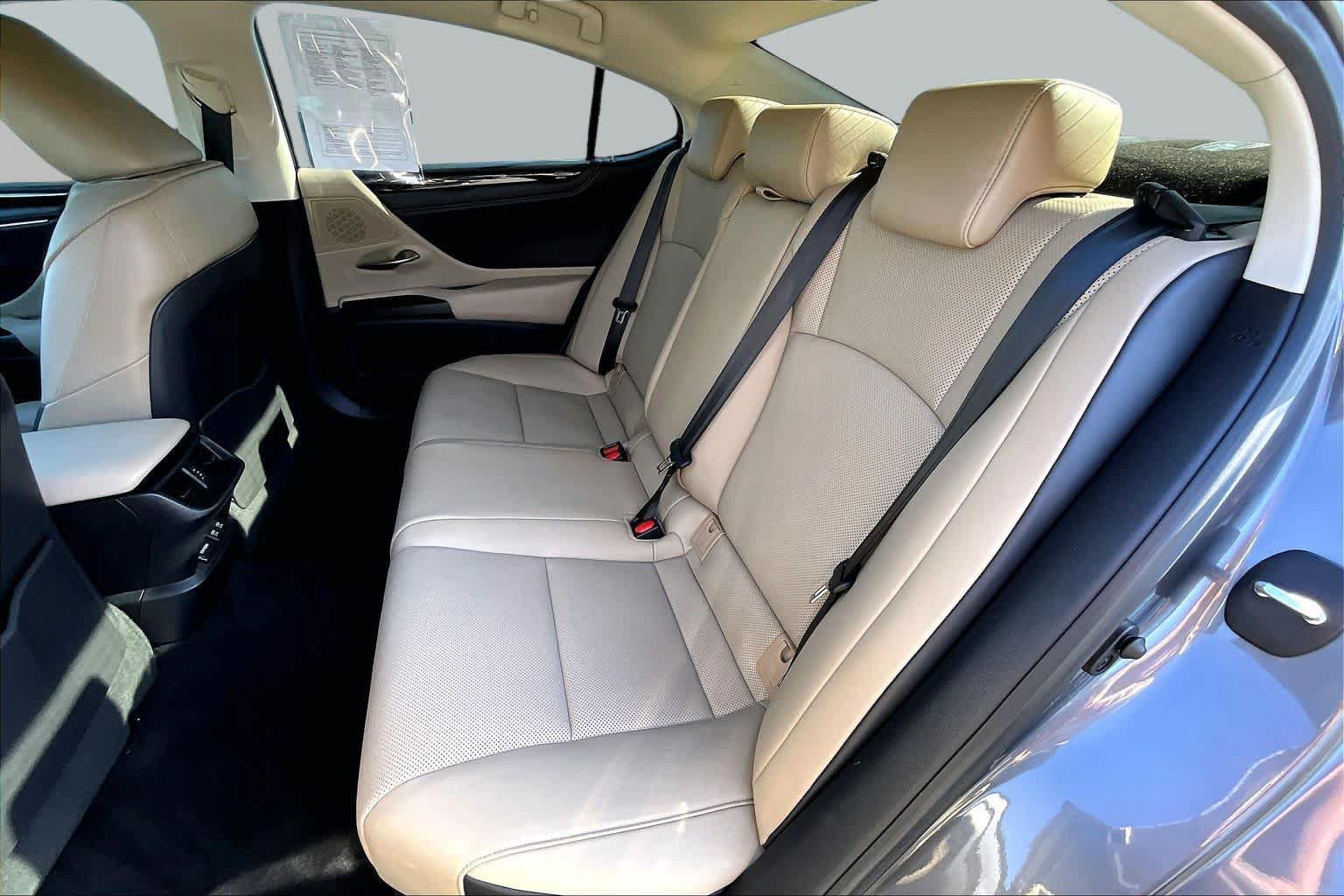 Used 2020 Lexus ES 350 w/ Premium Package FWD image 18