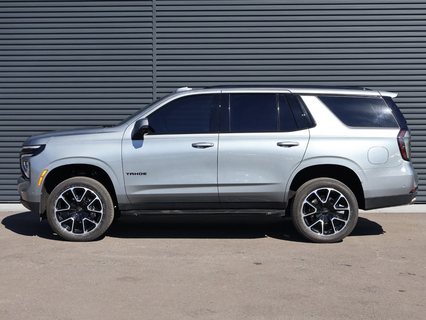 Used 2026 Chevrolet Tahoe RST w/ Comfort Package AWD/4WD image 8