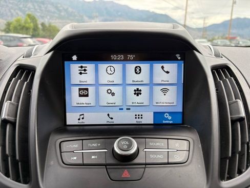 Used 2019 Ford Escape SE image 3