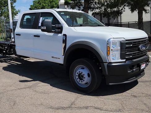 New 2025 Ford F550 4x4 Crew Cab image 14