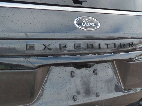 Used 2023 Ford Expedition Max Limited image 13