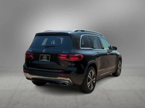 Used 2025 Mercedes-Benz GLB 250 4MATIC image 8