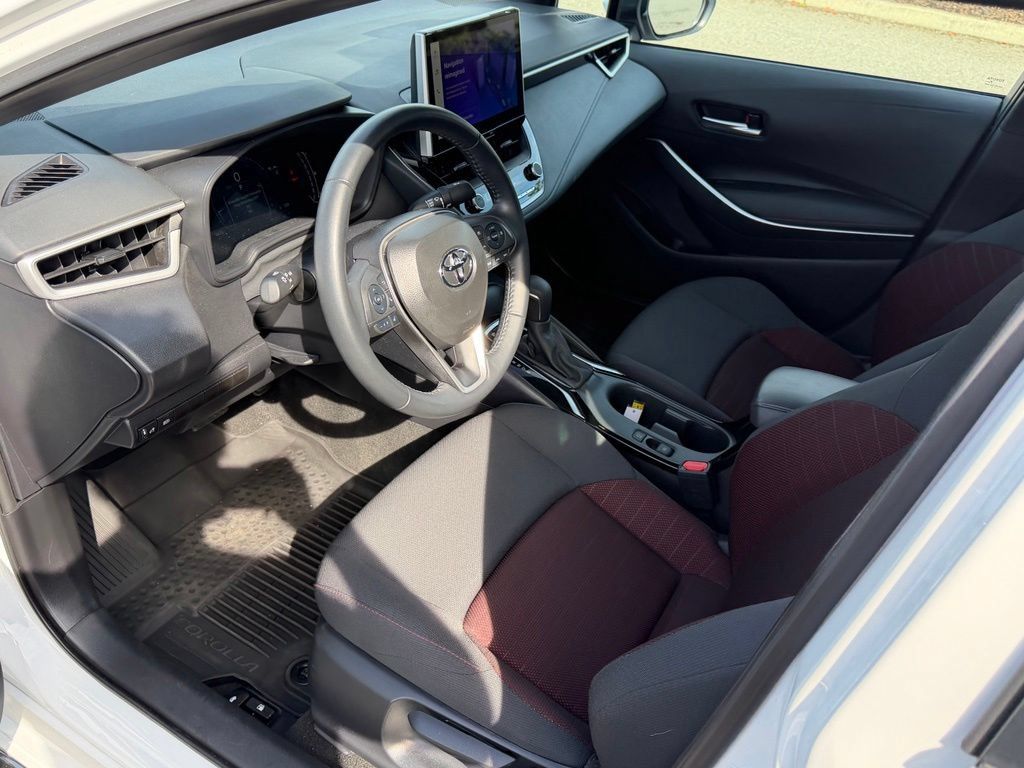 Certified 2025 Toyota Corolla SE w/ SE Premium Package FWD image 12