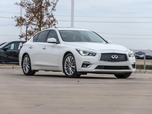 Used 2021 INFINITI Q50 Luxe image 2