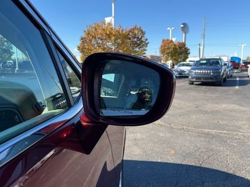 Used 2020 Chrysler Pacifica Touring-L image 7