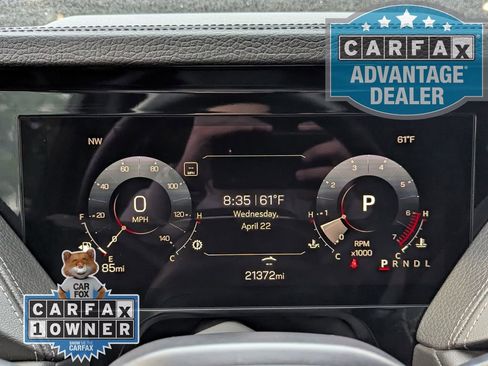 Used 2025 GMC Yukon Denali RWD image 12