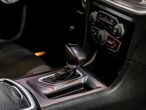 Used 2022 Dodge Charger SXT RWD image 28