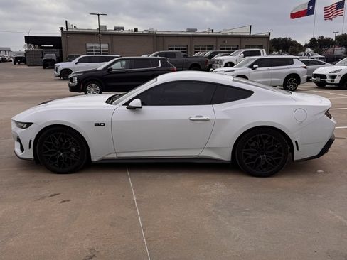 Used 2024 Ford Mustang GT Premium image 4