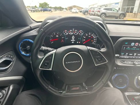 Used 2016 Chevrolet Camaro SS RWD image 10