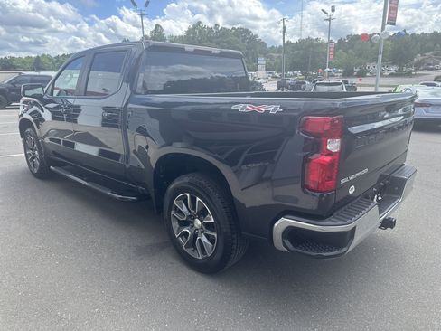 Used 2023 Chevrolet Silverado 1500 LT AWD/4WD image 7