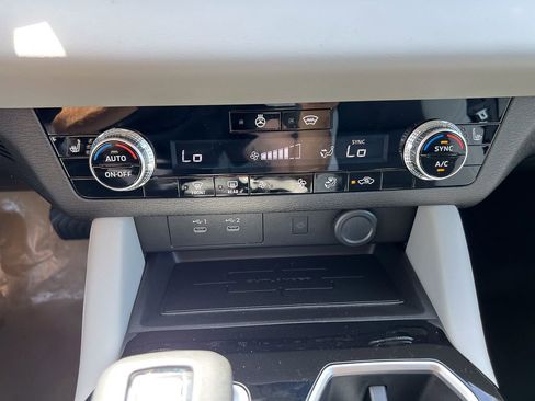 New 2026 Mitsubishi Outlander SE image 26