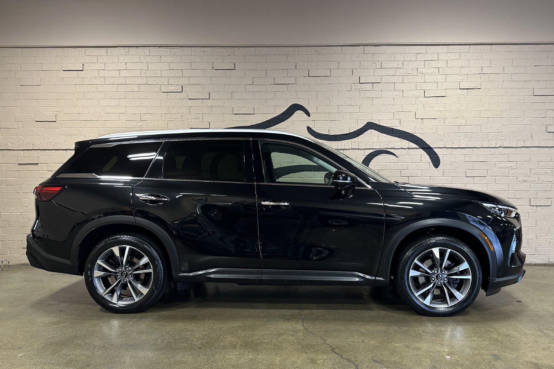 Used 2024 INFINITI QX60 Luxe AWD/4WD image 3