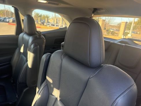 Used 2023 Subaru Ascent Limited image 11