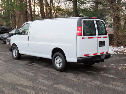Used 2013 Chevrolet Express 2500 RWD image 4
