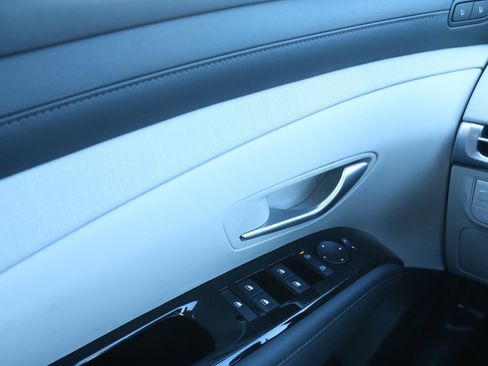 New 2025 Hyundai Tucson Limited image 22