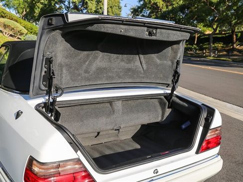 Used 1995 Mercedes-Benz E 320 Convertible image 88