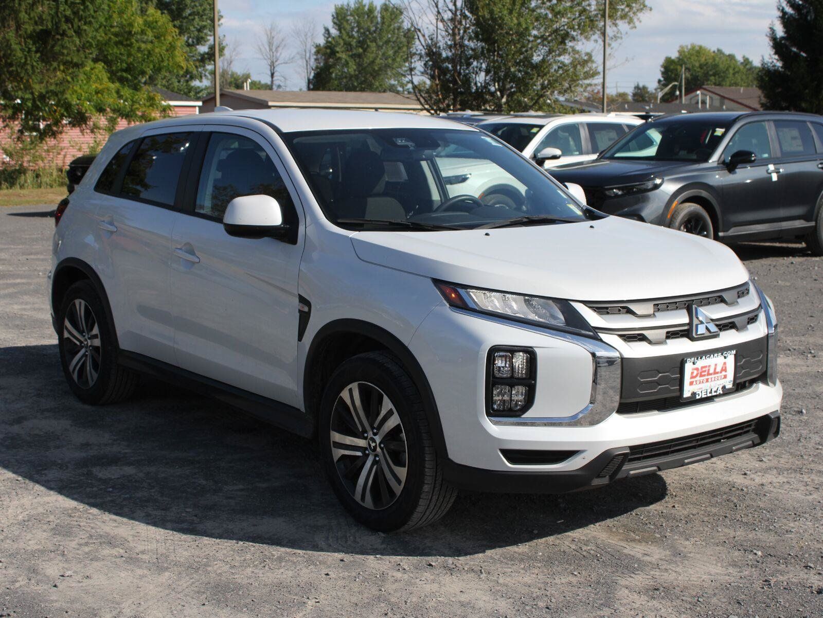 Used 2025 Mitsubishi Outlander Sport ES AWD/4WD image 3