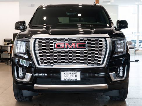 Used 2024 GMC Yukon Denali w/ Denali Reserve Package AWD/4WD image 2