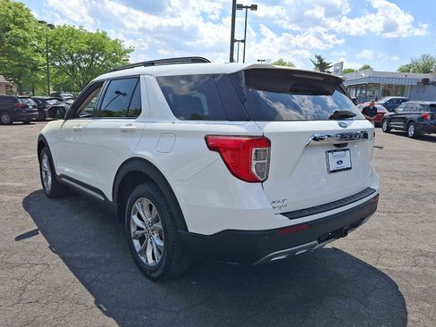 Used 2023 Ford Explorer XLT w/ Equipment Group 202A AWD/4WD image 4