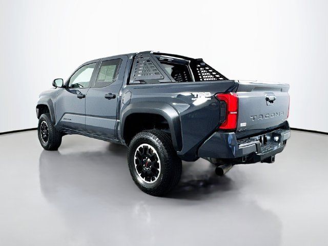 Used 2025 Toyota Tacoma TRD Off-Road AWD/4WD image 5