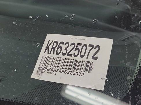 Used 2024 Kia Carnival LX FWD image 35