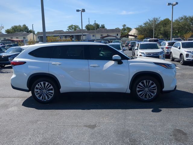 Used 2020 Toyota Highlander Platinum FWD image 5