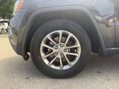 Used 2015 Jeep Grand Cherokee Limited AWD/4WD image 29